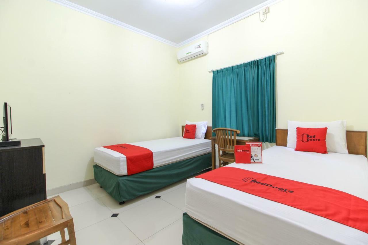 Reddoorz Near Rumah Sakit Condong Catur Maguwo Экстерьер фото