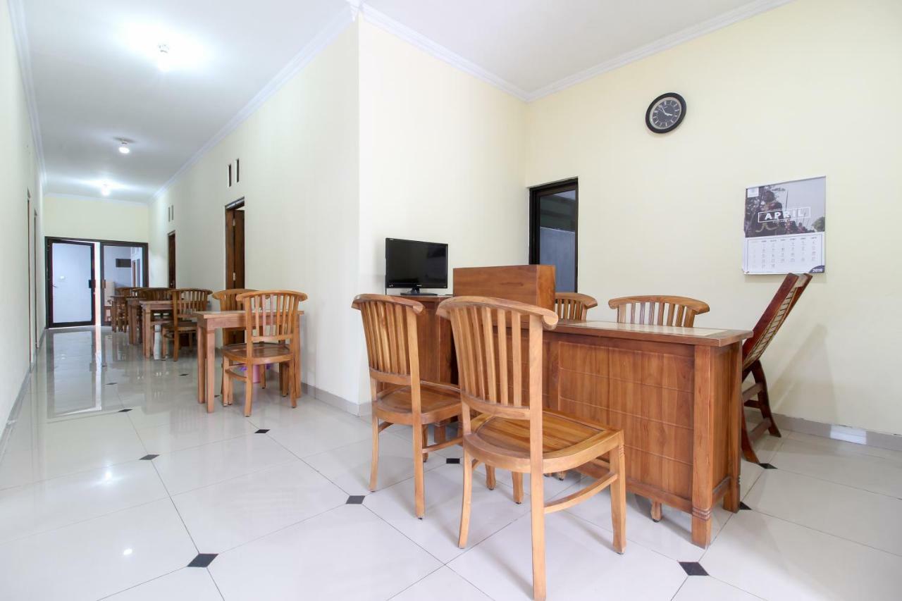 Reddoorz Near Rumah Sakit Condong Catur Maguwo Экстерьер фото