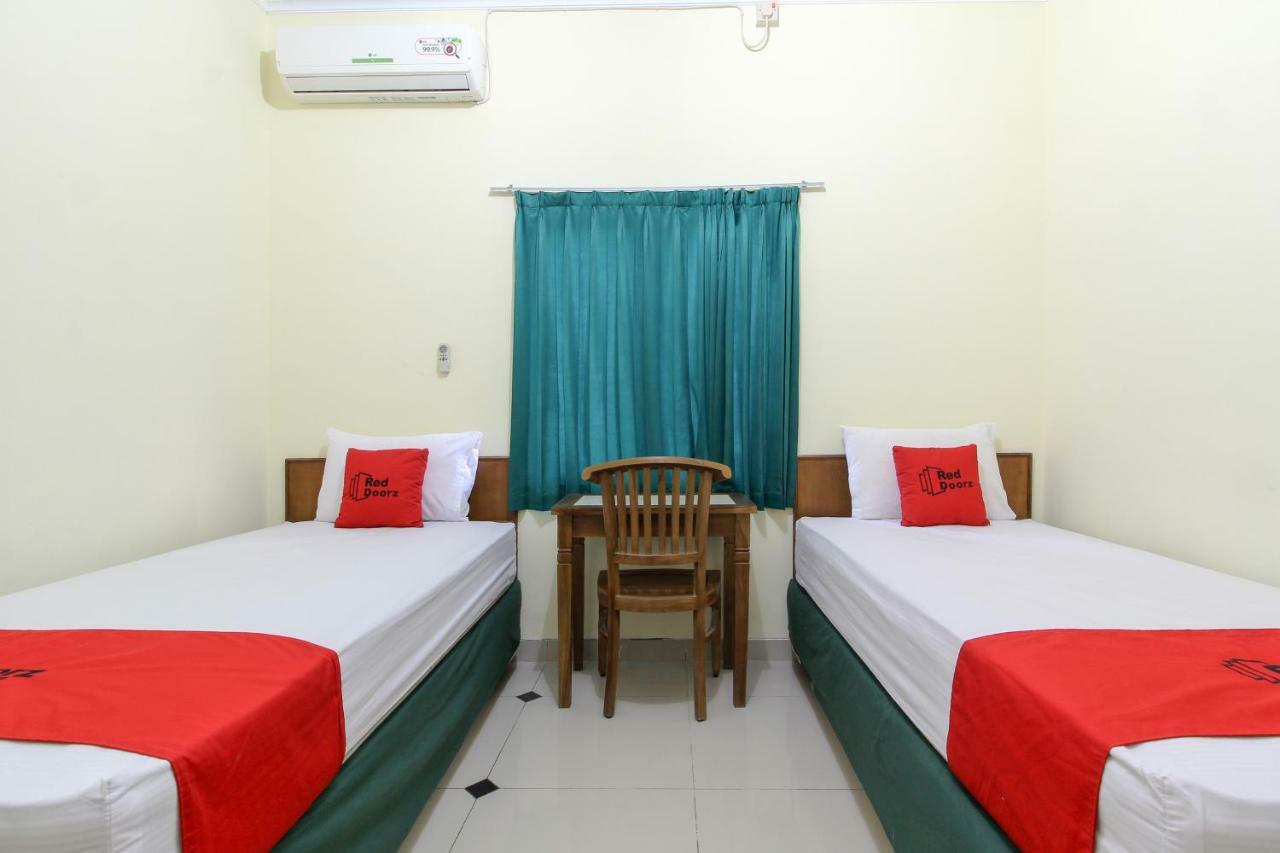 Reddoorz Near Rumah Sakit Condong Catur Maguwo Экстерьер фото