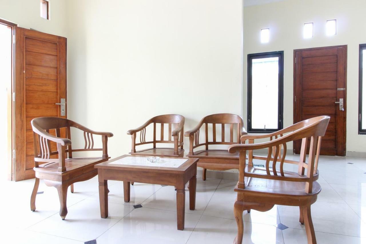 Reddoorz Near Rumah Sakit Condong Catur Maguwo Экстерьер фото